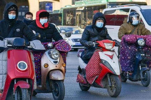 天冷電動車不耐用,一擰轉把就掉電,需要換電池嗎 專業(yè)人告訴你
